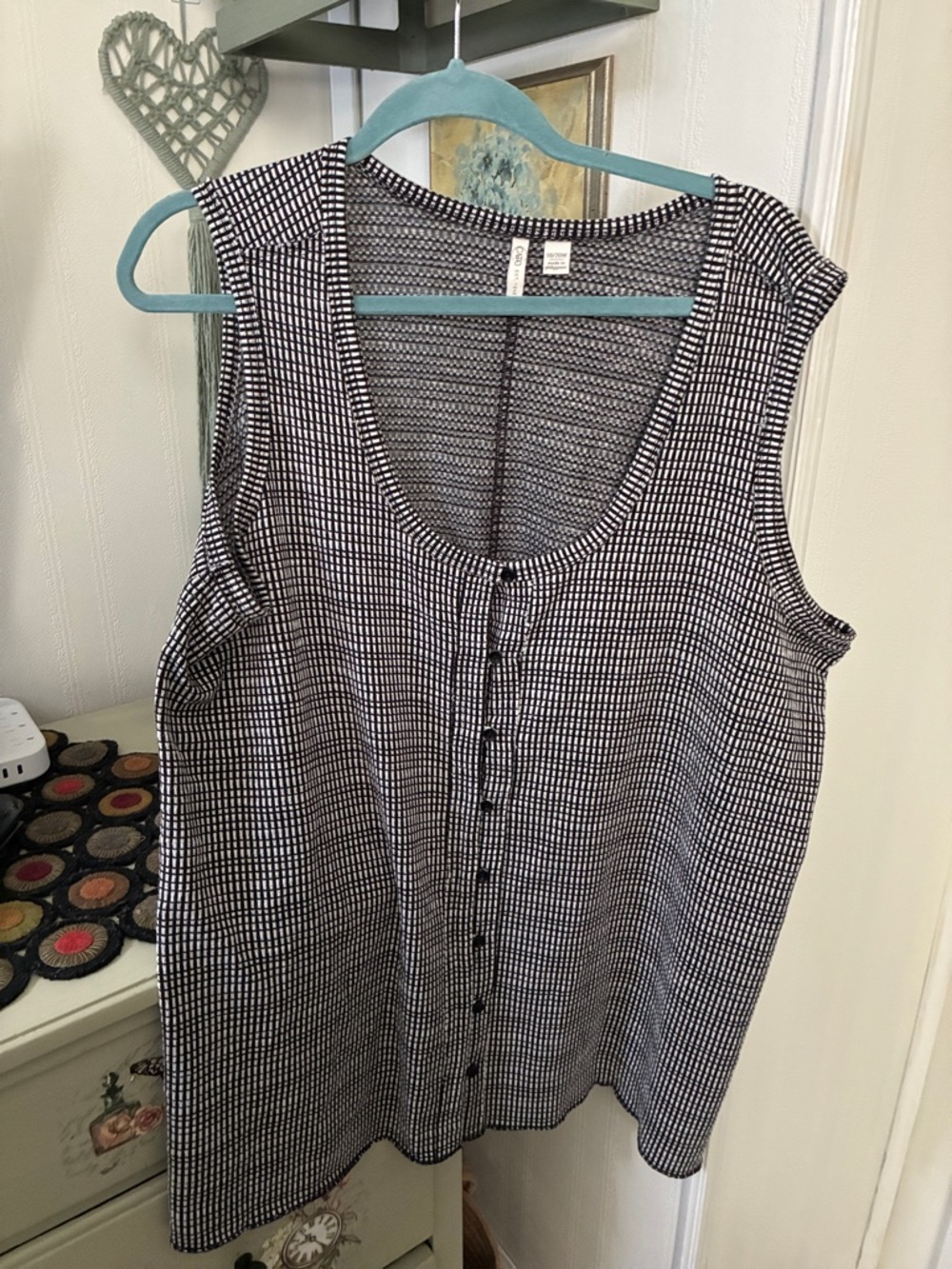 Cato Black & White Sleeveless Button-Front tank top